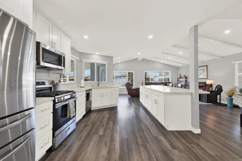 9255 Magnolia Ave #Spc 18 Santee, CA 92071