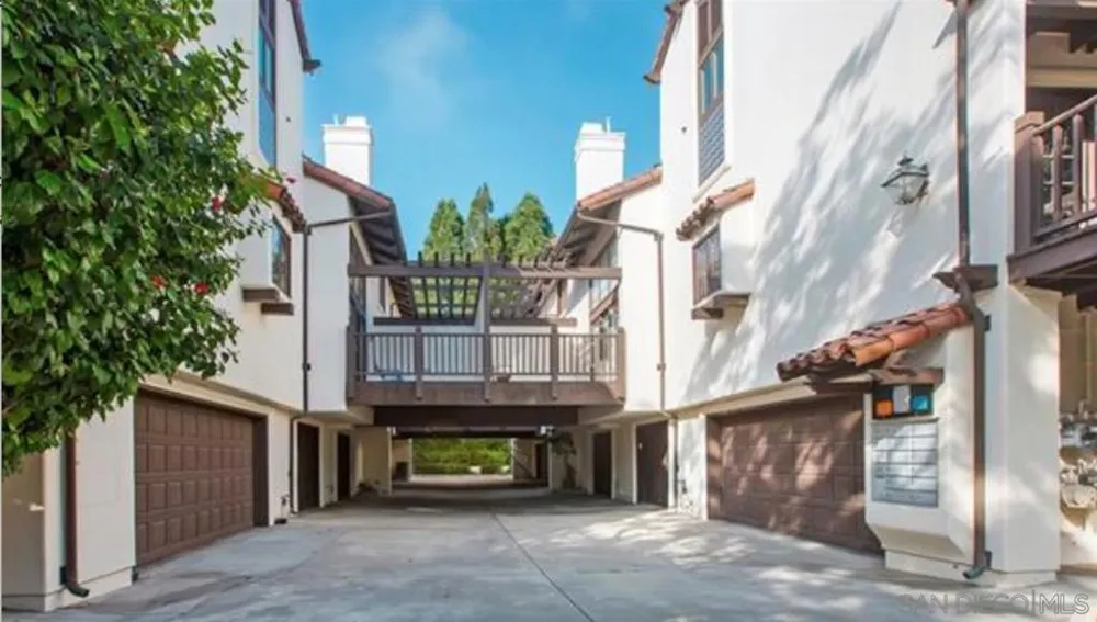 8672 Villa La Jolla #4 La Jolla, CA 92037