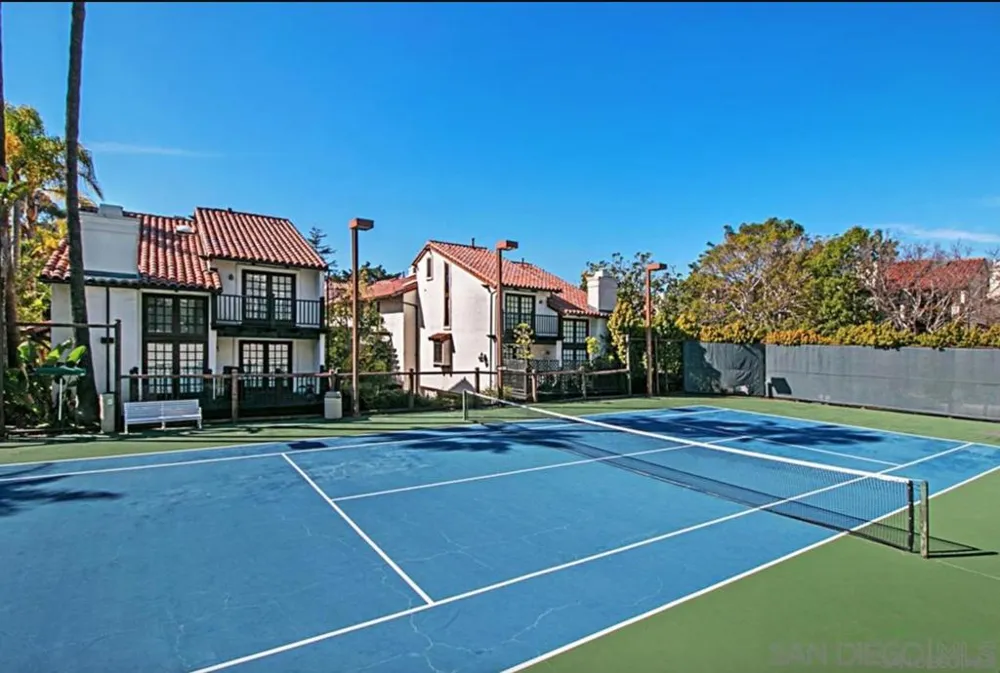 8672 Villa La Jolla #4 La Jolla, CA 92037