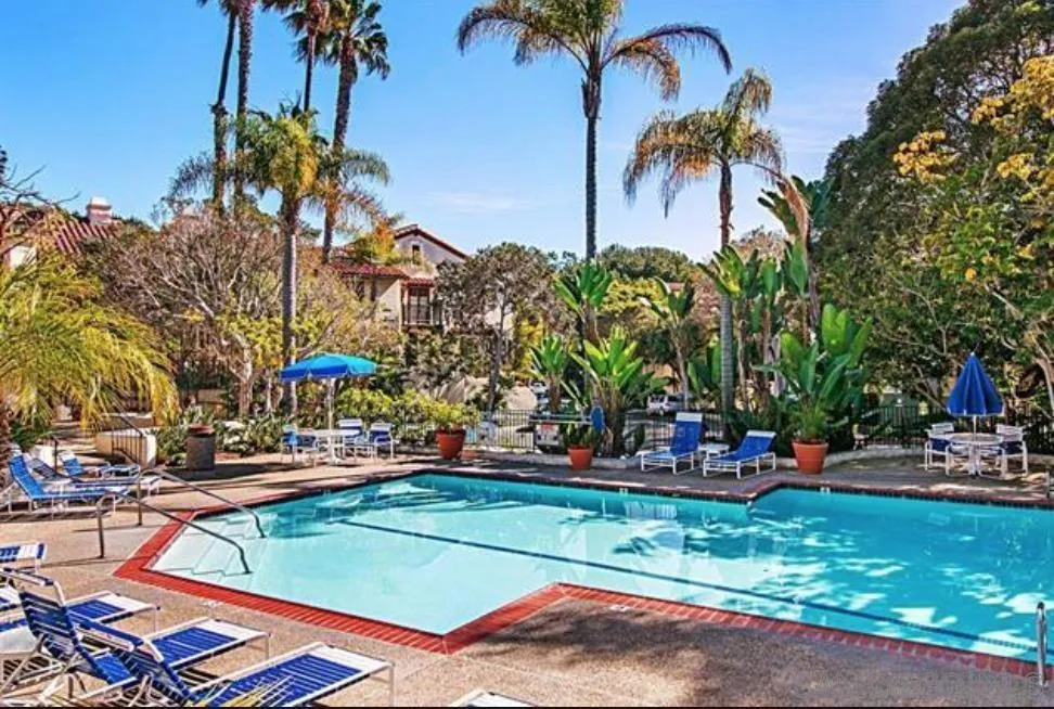 8672 Villa La Jolla #4 La Jolla, CA 92037