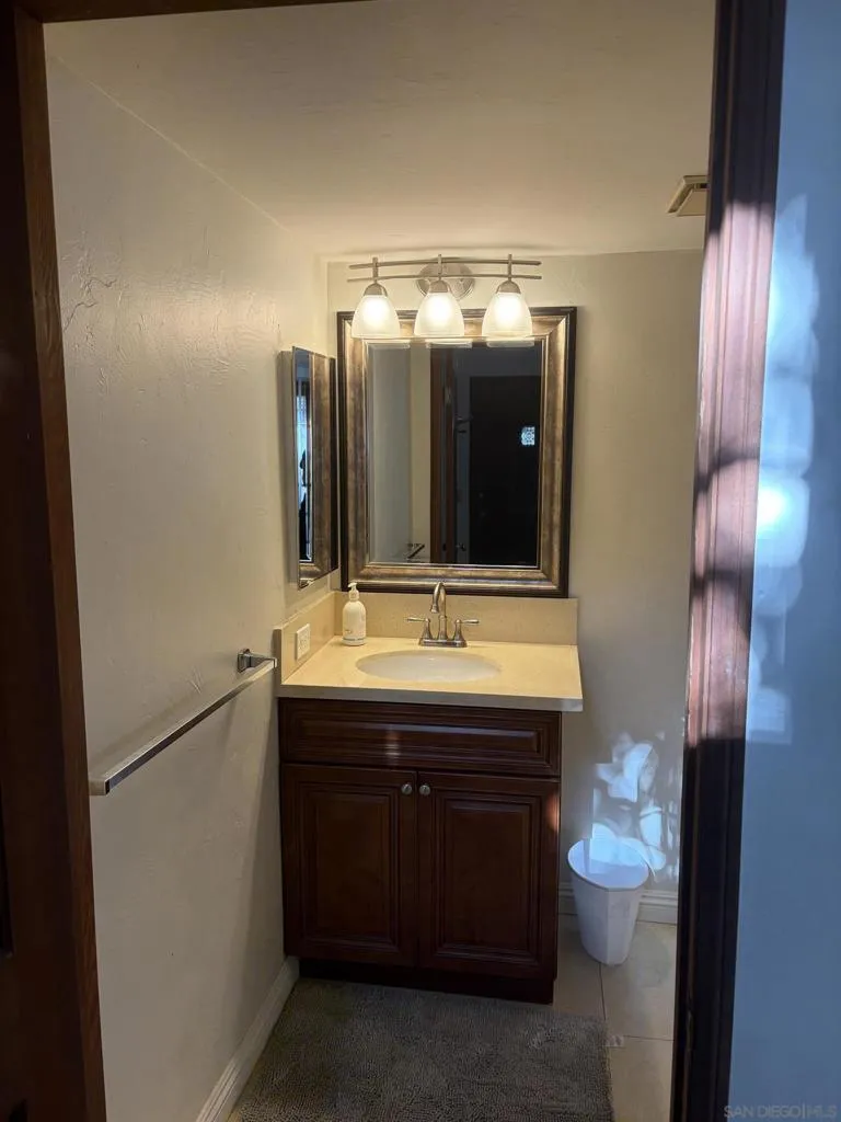 8672 Villa La Jolla #4 La Jolla, CA 92037