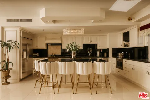 10450 Wilshire Boulevard #4J
