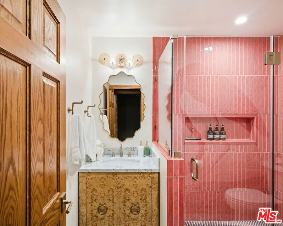 208 43rd Street Manhattan Beach, CA 90266