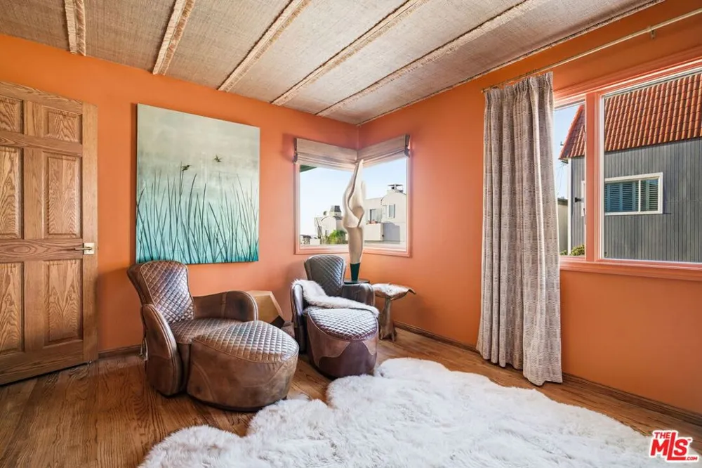 208 43rd Street Manhattan Beach, CA 90266