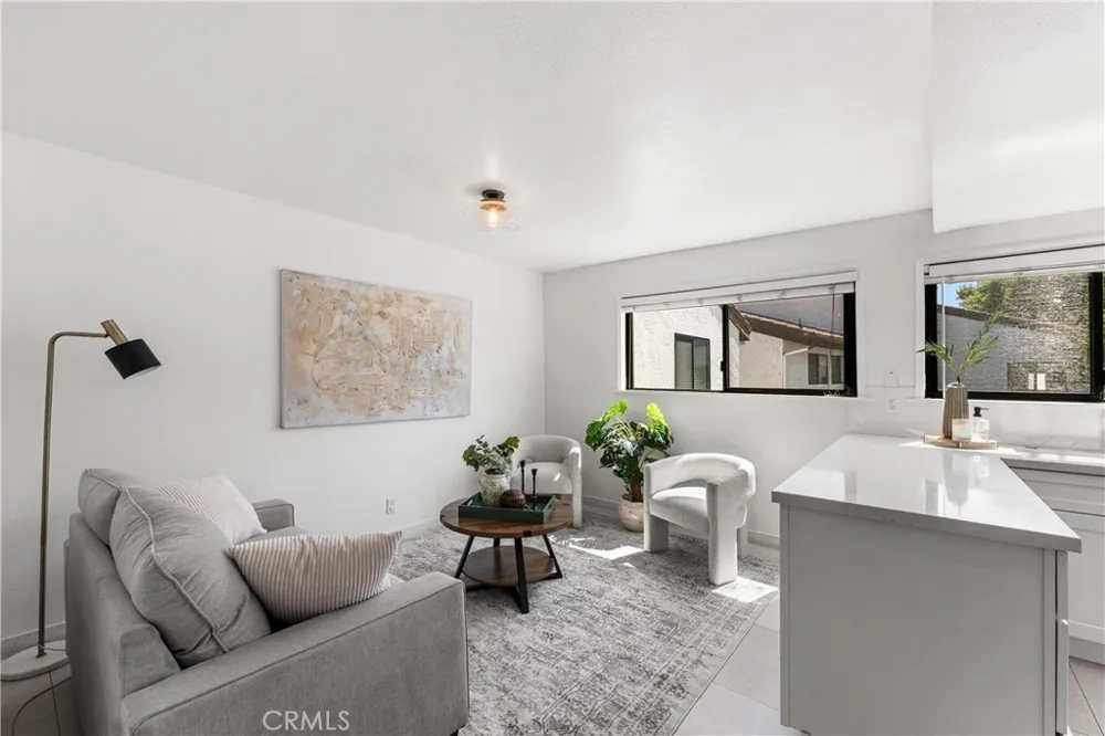 21545 Erwin #96 Woodland Hills, CA 91367