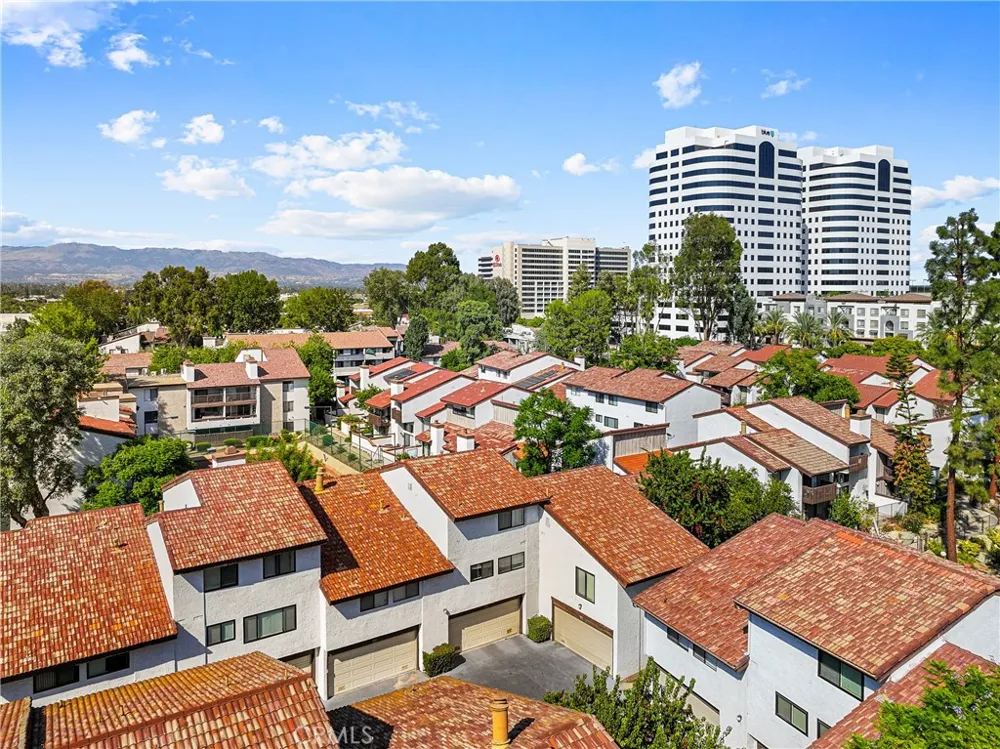 21545 Erwin #96 Woodland Hills, CA 91367