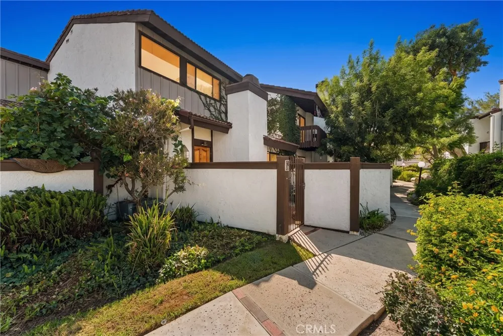 21545 Erwin #96 Woodland Hills, CA 91367
