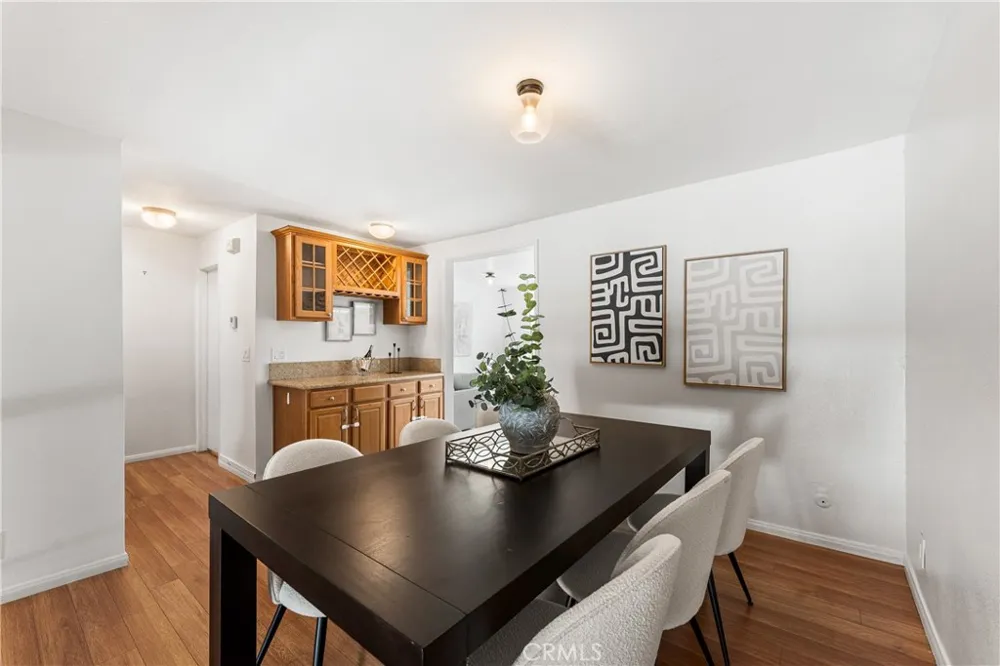 21545 Erwin #96 Woodland Hills, CA 91367