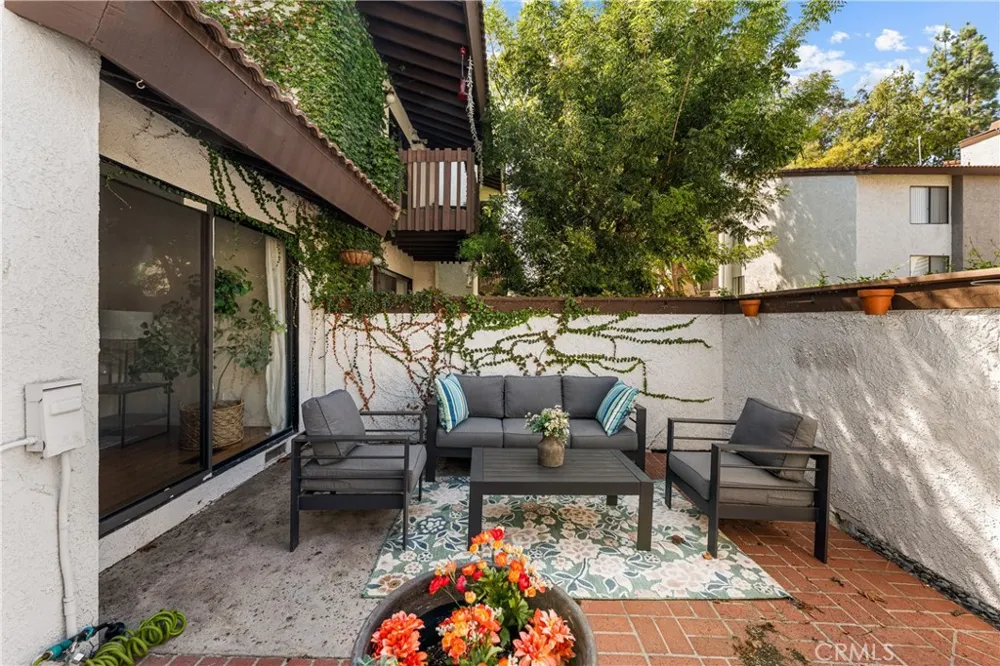 21545 Erwin #96 Woodland Hills, CA 91367