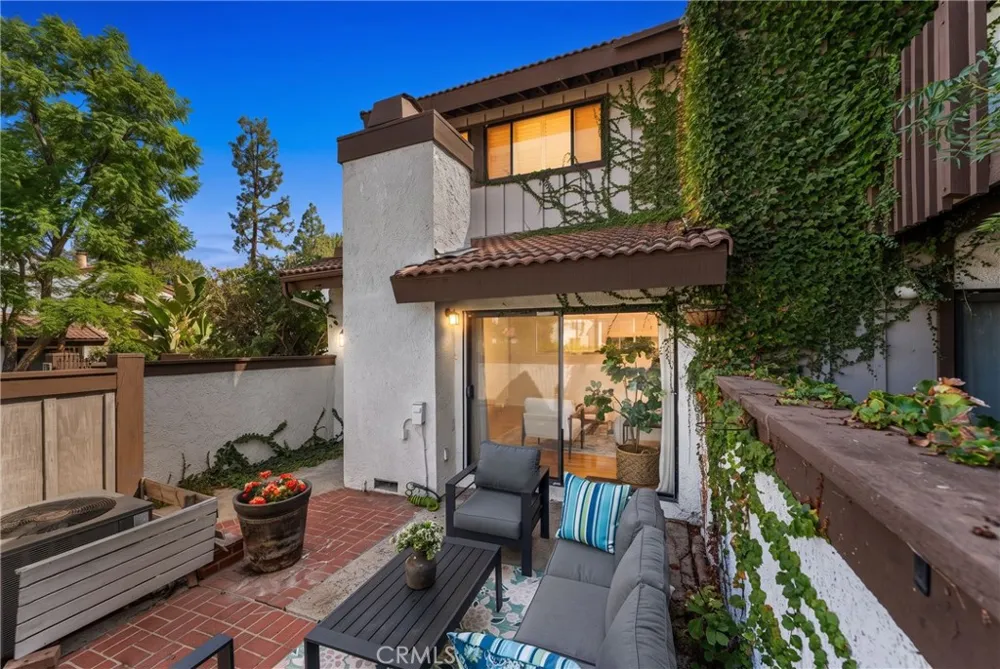 21545 Erwin #96 Woodland Hills, CA 91367
