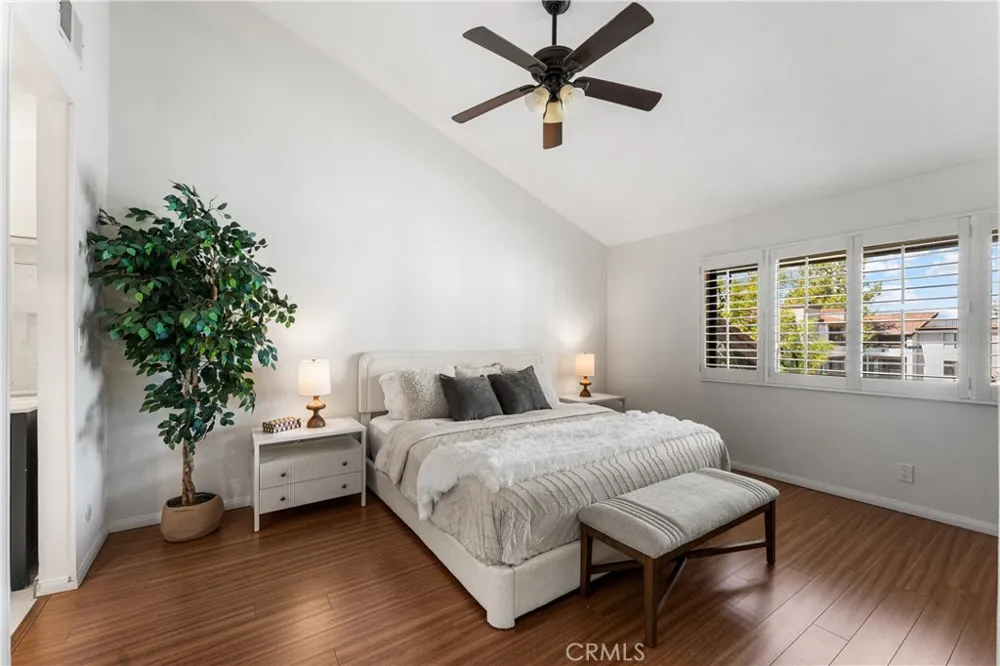 21545 Erwin #96 Woodland Hills, CA 91367