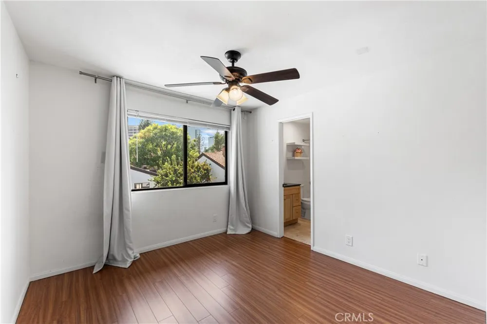 21545 Erwin #96 Woodland Hills, CA 91367