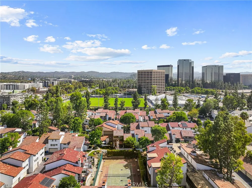 21545 Erwin #96 Woodland Hills, CA 91367