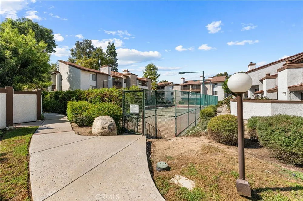 21545 Erwin #96 Woodland Hills, CA 91367