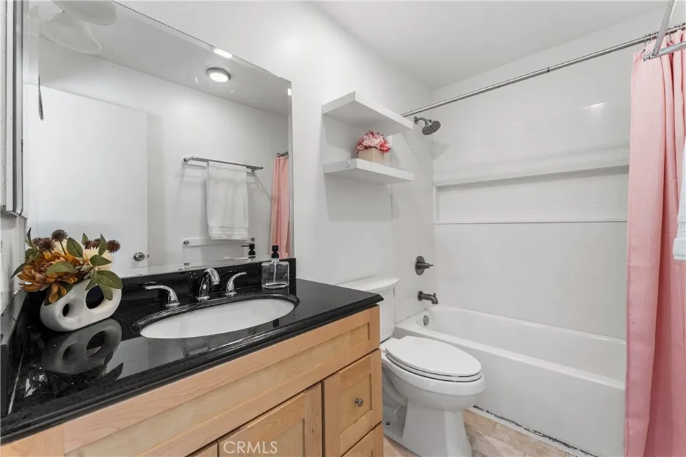 21545 Erwin #96 Woodland Hills, CA 91367