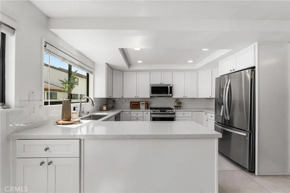 21545 Erwin #96 Woodland Hills, CA 91367