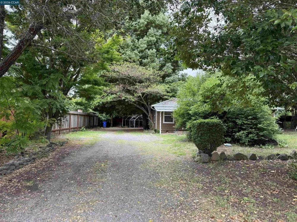 1038 Johnston St Napa, CA 94558
