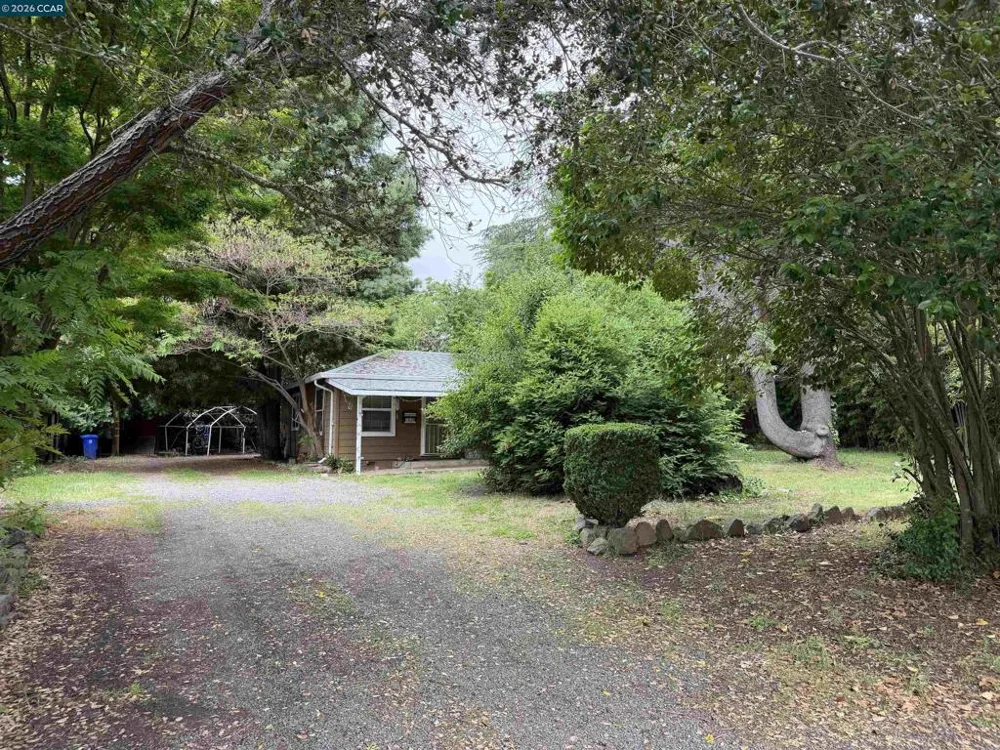 1038 Johnston St Napa, CA 94558