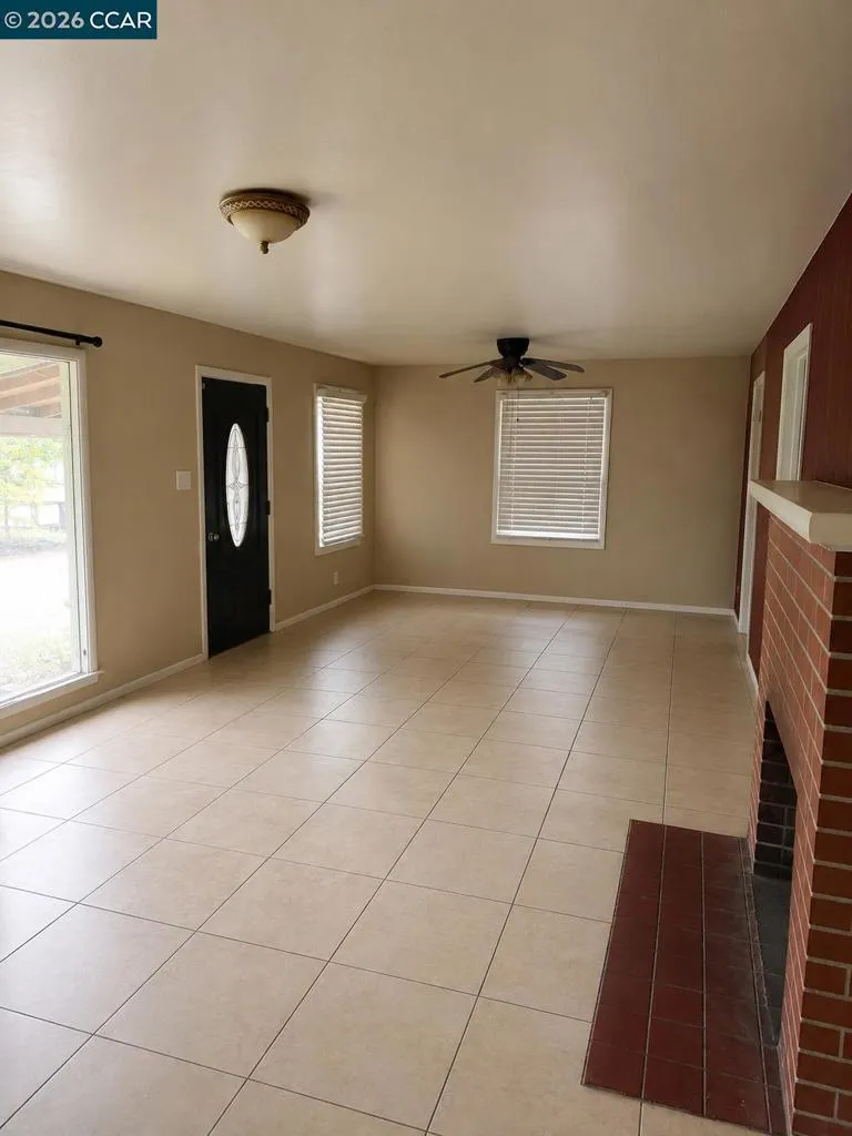 1038 Johnston St Napa, CA 94558