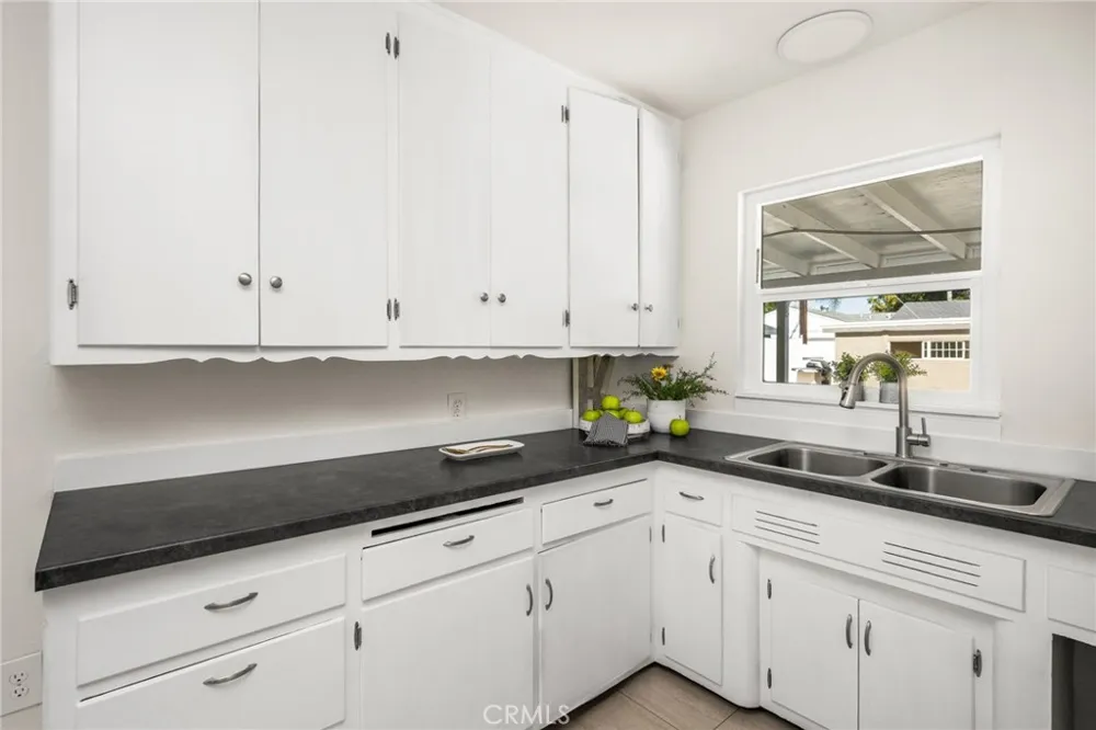 628 S Helena Street Anaheim, CA 92805