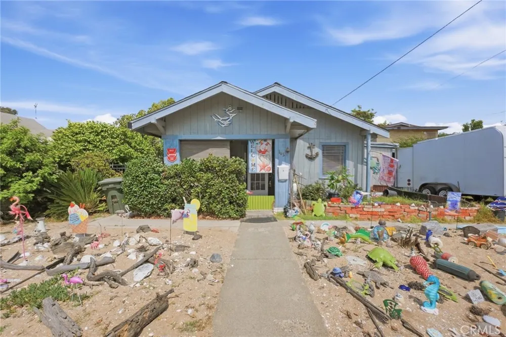 166 Cecil Costa Mesa, CA 92627