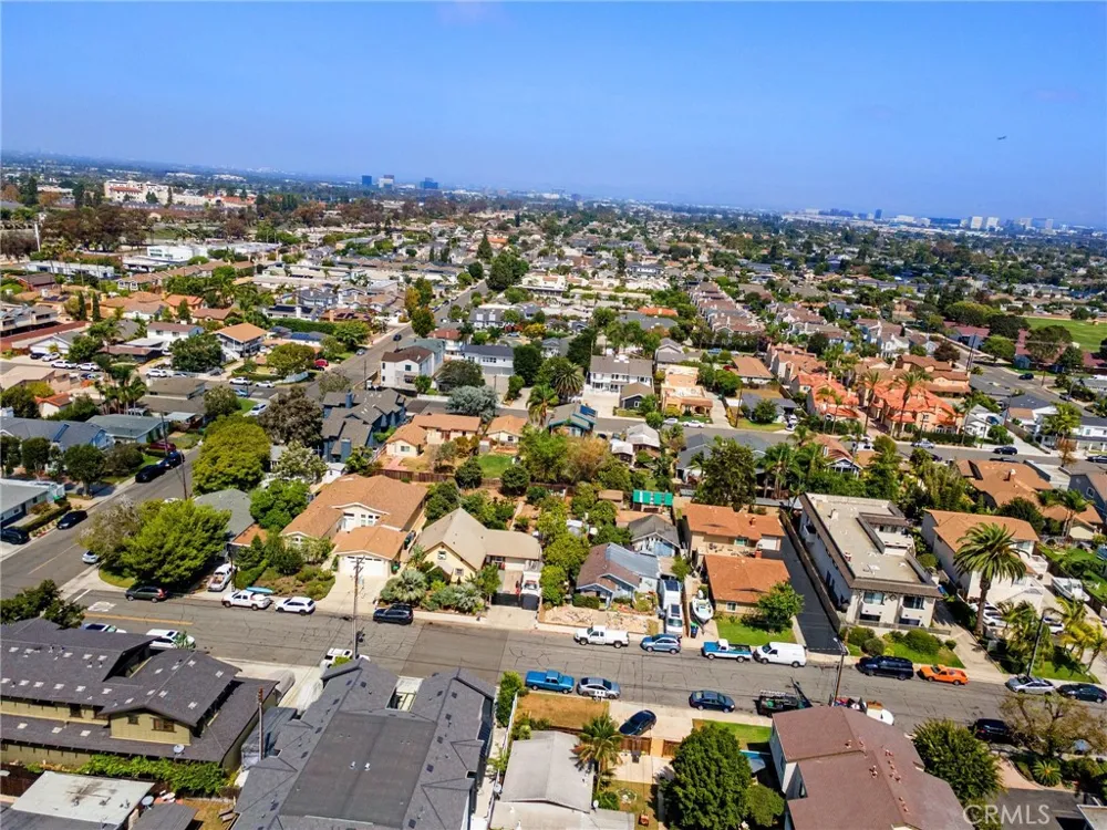 166 Cecil Costa Mesa, CA 92627