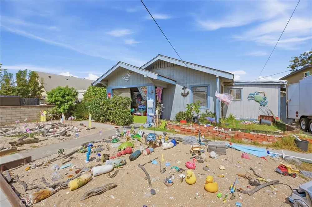 166 Cecil Costa Mesa, CA 92627