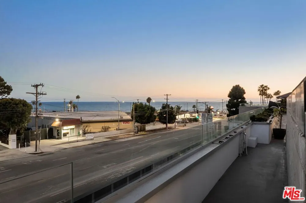 17351 W Sunset Boulevard #3C Pacific Palisades, CA 90272