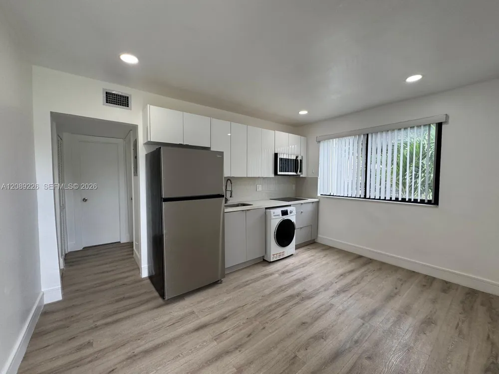 1943 NW 2nd ct #5 Miami, FL 33136