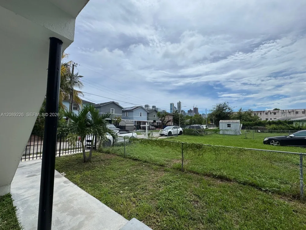 1943 NW 2nd ct #5 Miami, FL 33136