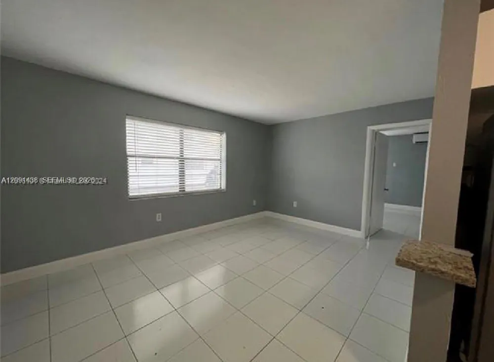 6780 SW 44th St #1 Miami, FL 33155
