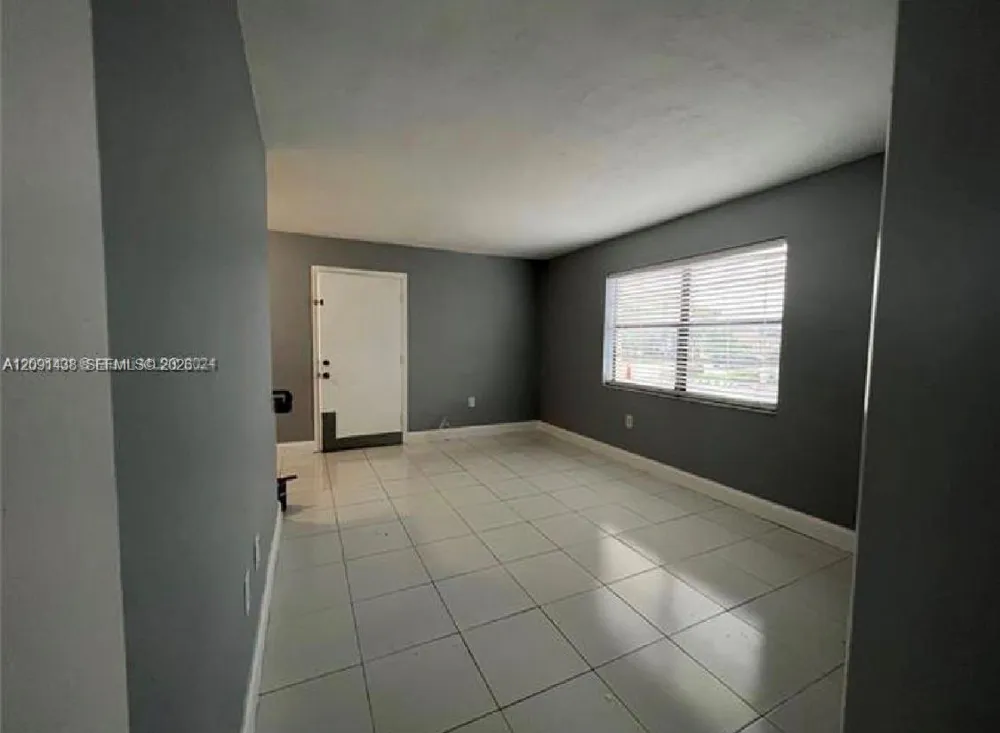 6780 SW 44th St #1 Miami, FL 33155