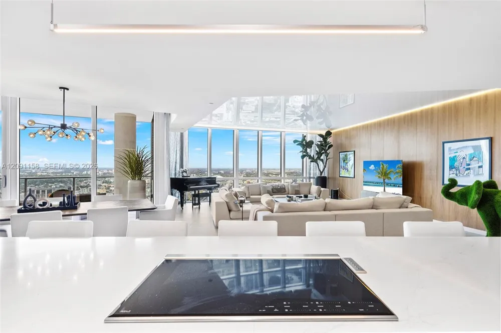 851 NE 1st Ave #5312 Miami, FL 33132