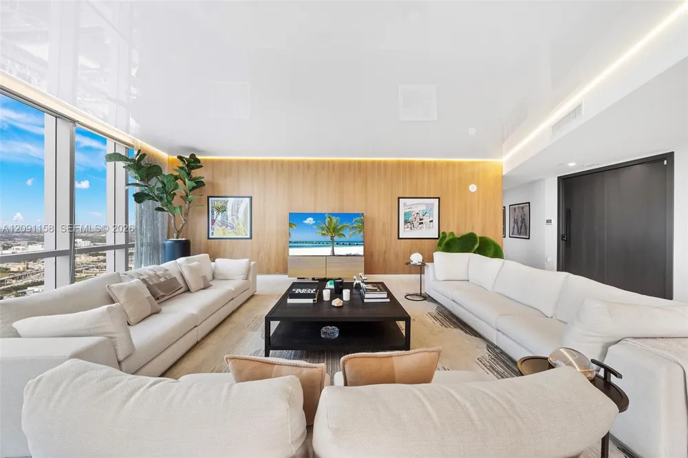 851 NE 1st Ave #5312 Miami, FL 33132