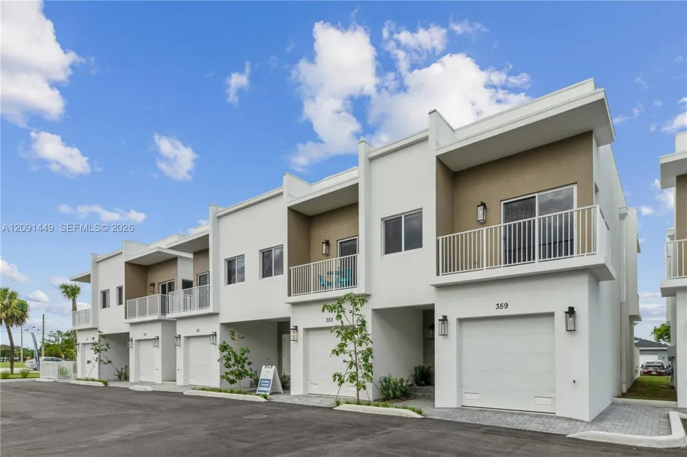 1313 NW 27 Ave Pompano Beach, FL 33069