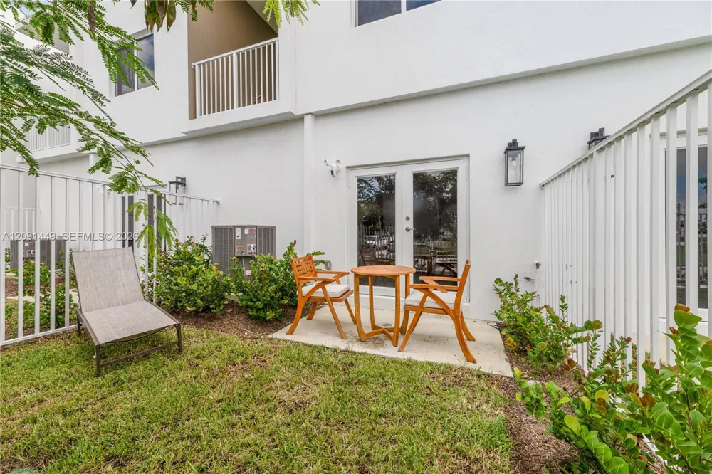 1313 NW 27 Ave Pompano Beach, FL 33069