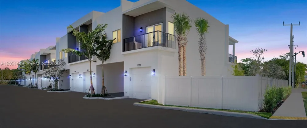 1313 NW 27 Ave Pompano Beach, FL 33069