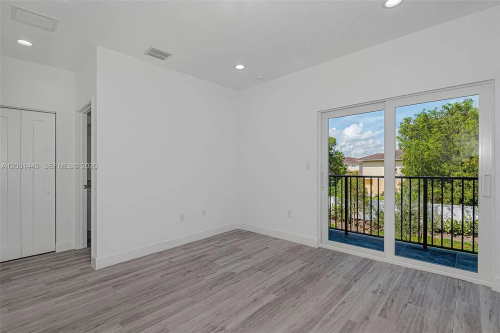 1313 NW 27 Ave Pompano Beach, FL 33069