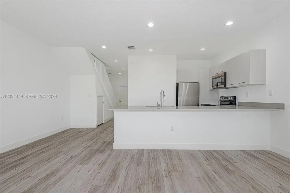 1313 NW 27 Ave Pompano Beach, FL 33069