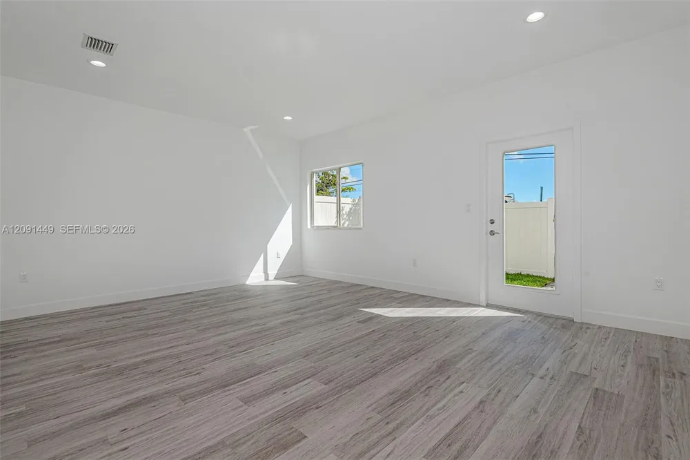 1313 NW 27 Ave Pompano Beach, FL 33069