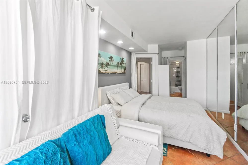 100 Lincoln Rd #1127 Miami Beach, FL 33139