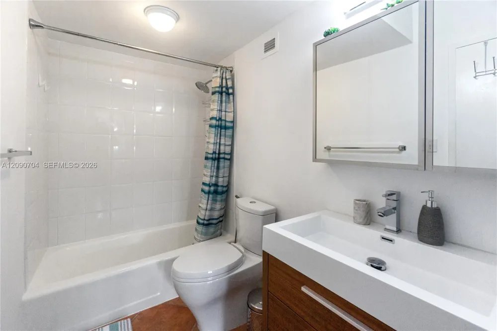 100 Lincoln Rd #1127 Miami Beach, FL 33139