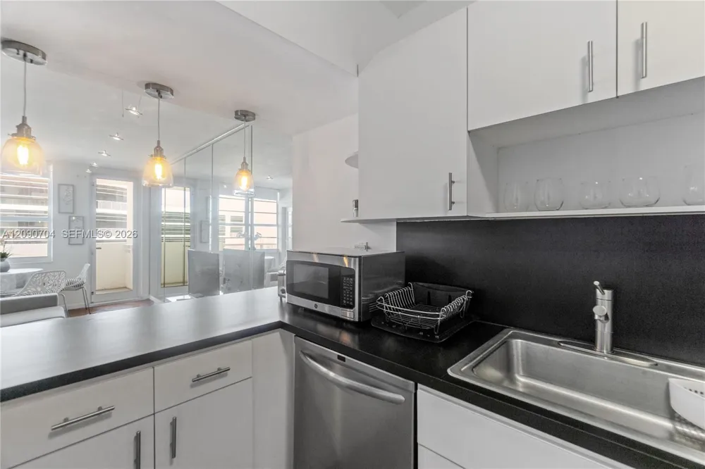 100 Lincoln Rd #1127 Miami Beach, FL 33139