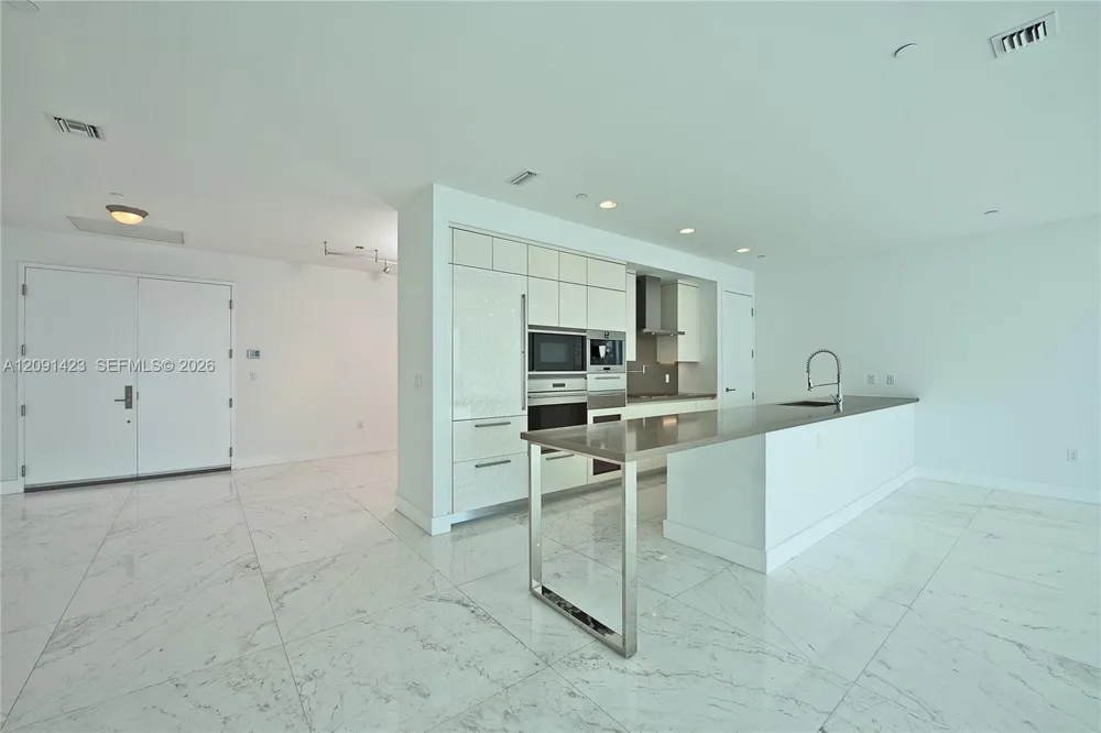 17475 Collins Ave #2003 Sunny Isles Beach, FL 33160