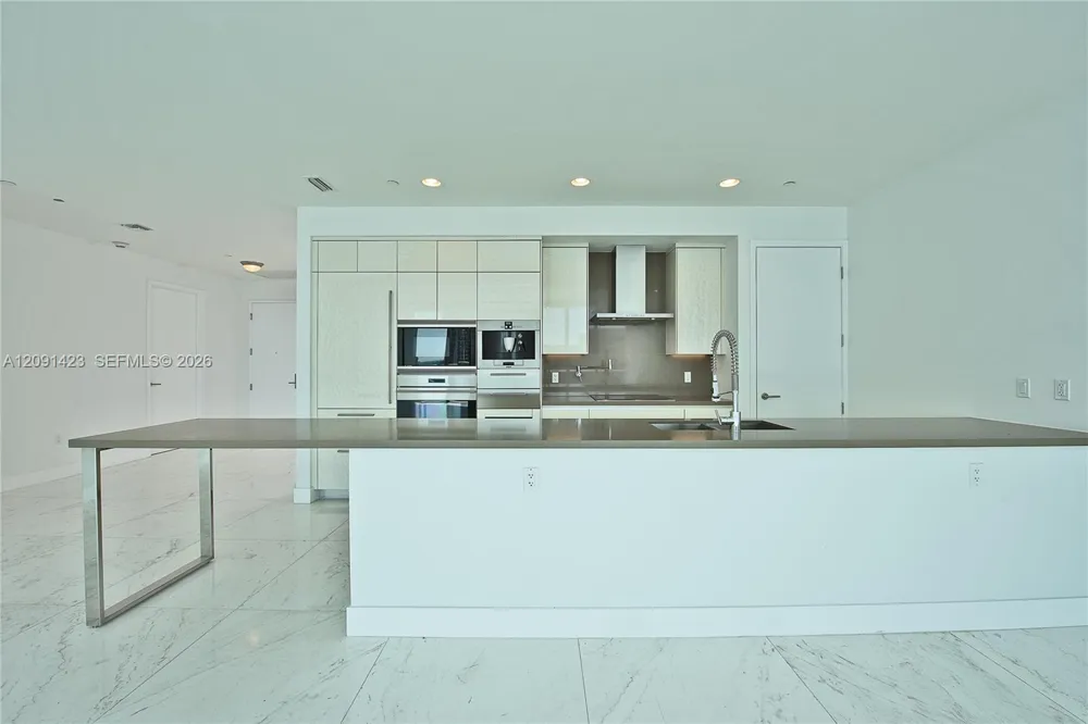 17475 Collins Ave #2003 Sunny Isles Beach, FL 33160