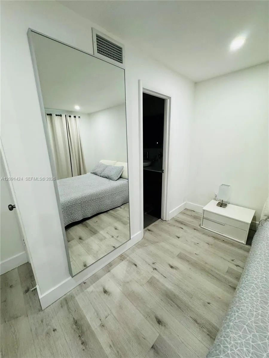1555 W 44th Pl #214D Hialeah, FL 33012