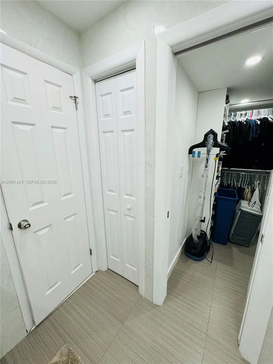 1555 W 44th Pl #214D Hialeah, FL 33012