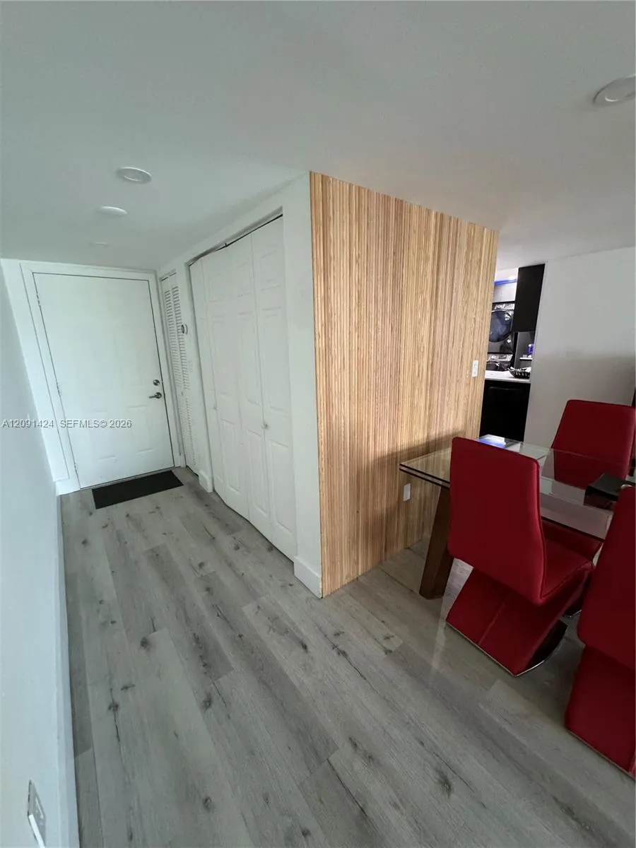 1555 W 44th Pl #214D Hialeah, FL 33012