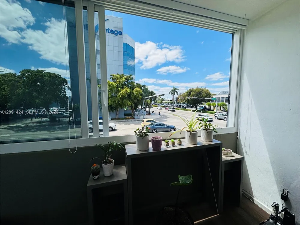 1555 W 44th Pl #214D Hialeah, FL 33012