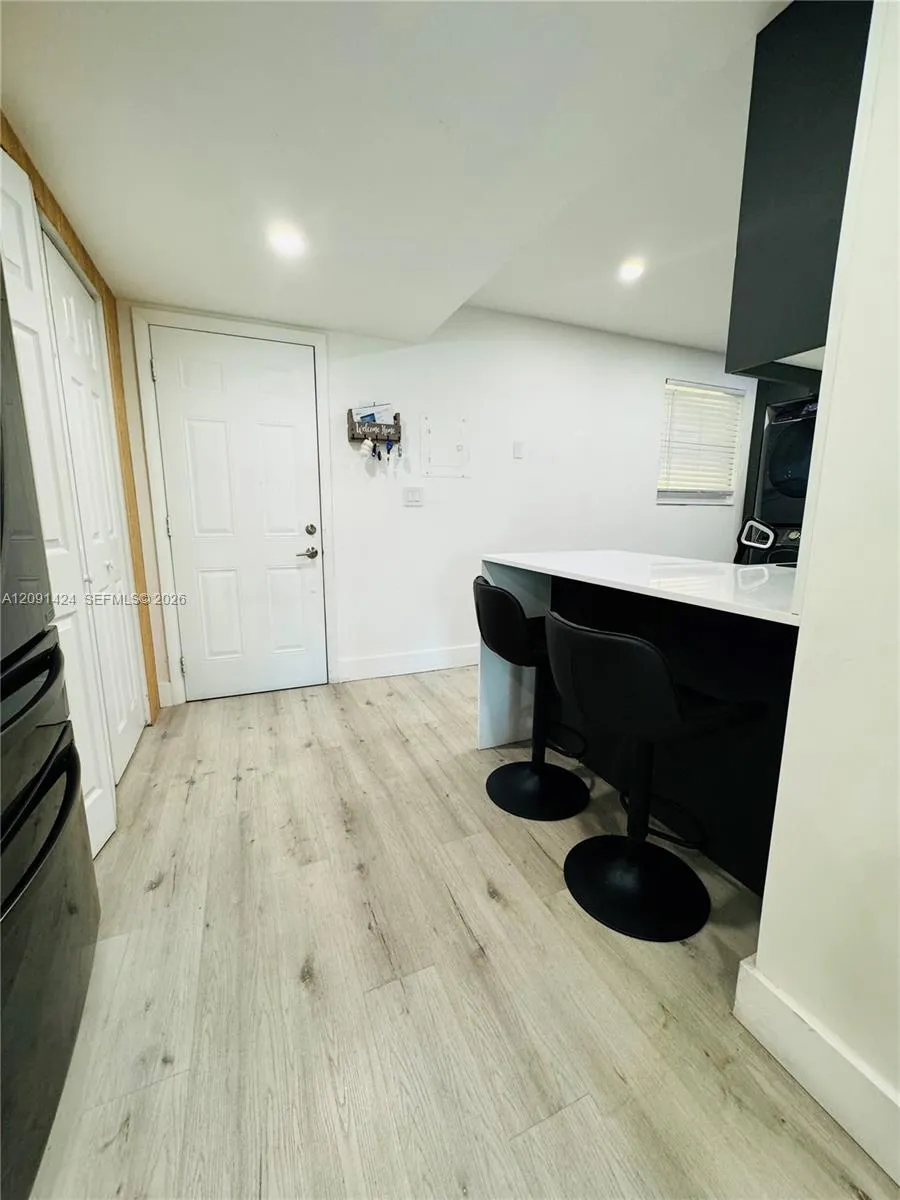 1555 W 44th Pl #214D Hialeah, FL 33012